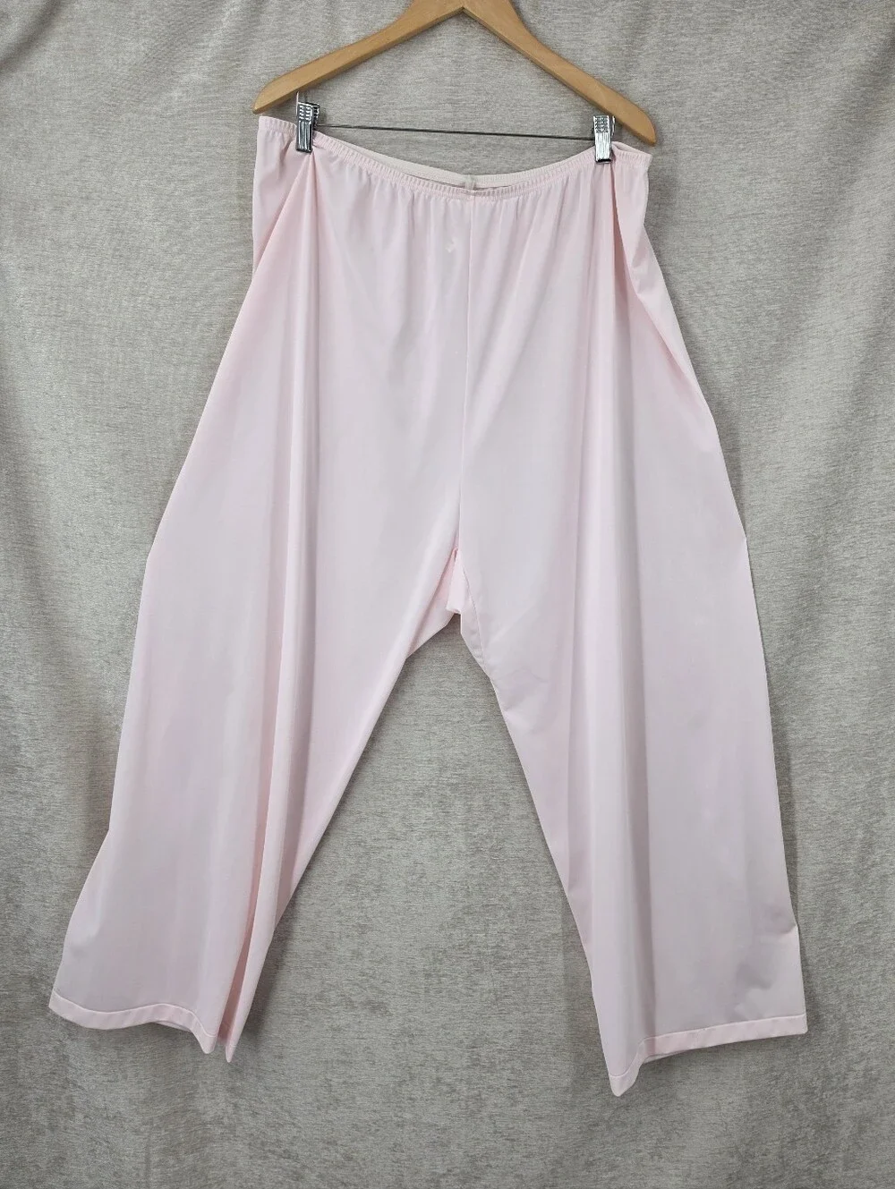 Shadowline Vintage Pink Lace Trim Women's Pajama Set with Matching Robe Nylon
